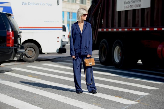 thestreetmuse_womenswear_fashion_streetstyle_photography_by_melaniegalea_in_new-york_newyork_with_muse_linda-tol_in_blue_blazer_trousers_pants_suit_sunglasses_jimmy-choo_bag_gucci_loafers-20160418504502